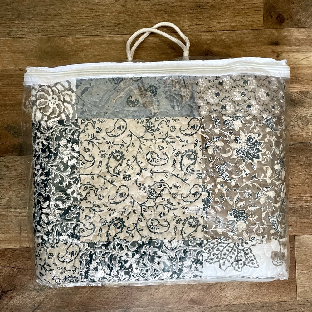 King Sized Quilt (Never Opened)